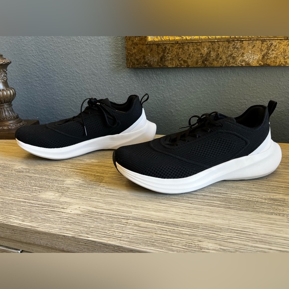 LIKE NEW!!! APL Techloom Dream Black and White Men\'s Shoes main image 10